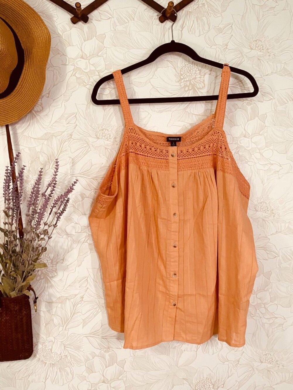 Torrid Button-Up Embroidered Crochet Tank Top Peach Bloom Size 2X 18-20 100% Cot